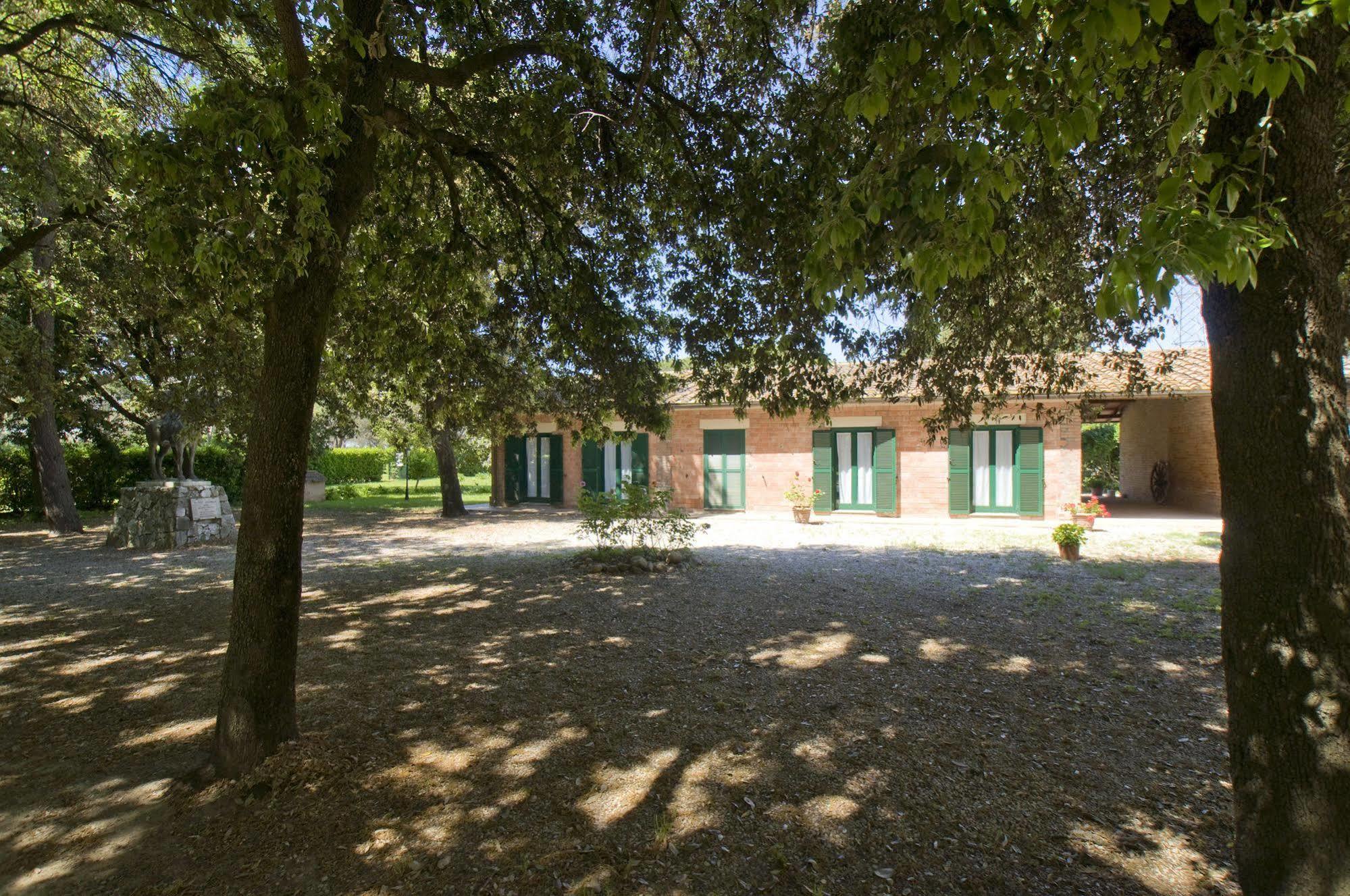 Razza Del Casalone Pensionat Grosseto Eksteriør billede
